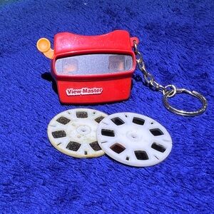 Mini view master key chain with 2 discs used